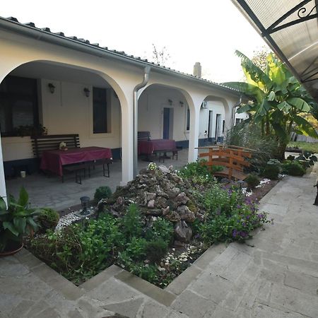 Eco Rural Tourism Association Skorenovac Hotel Ngoại thất bức ảnh