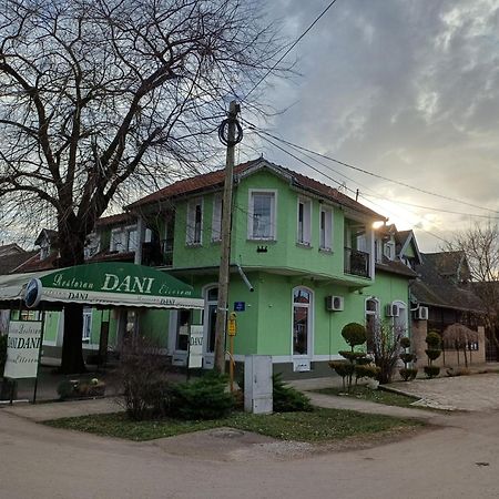 Eco Rural Tourism Association Skorenovac Hotel Ngoại thất bức ảnh