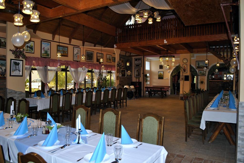 Eco Rural Tourism Association Skorenovac Hotel Ngoại thất bức ảnh
